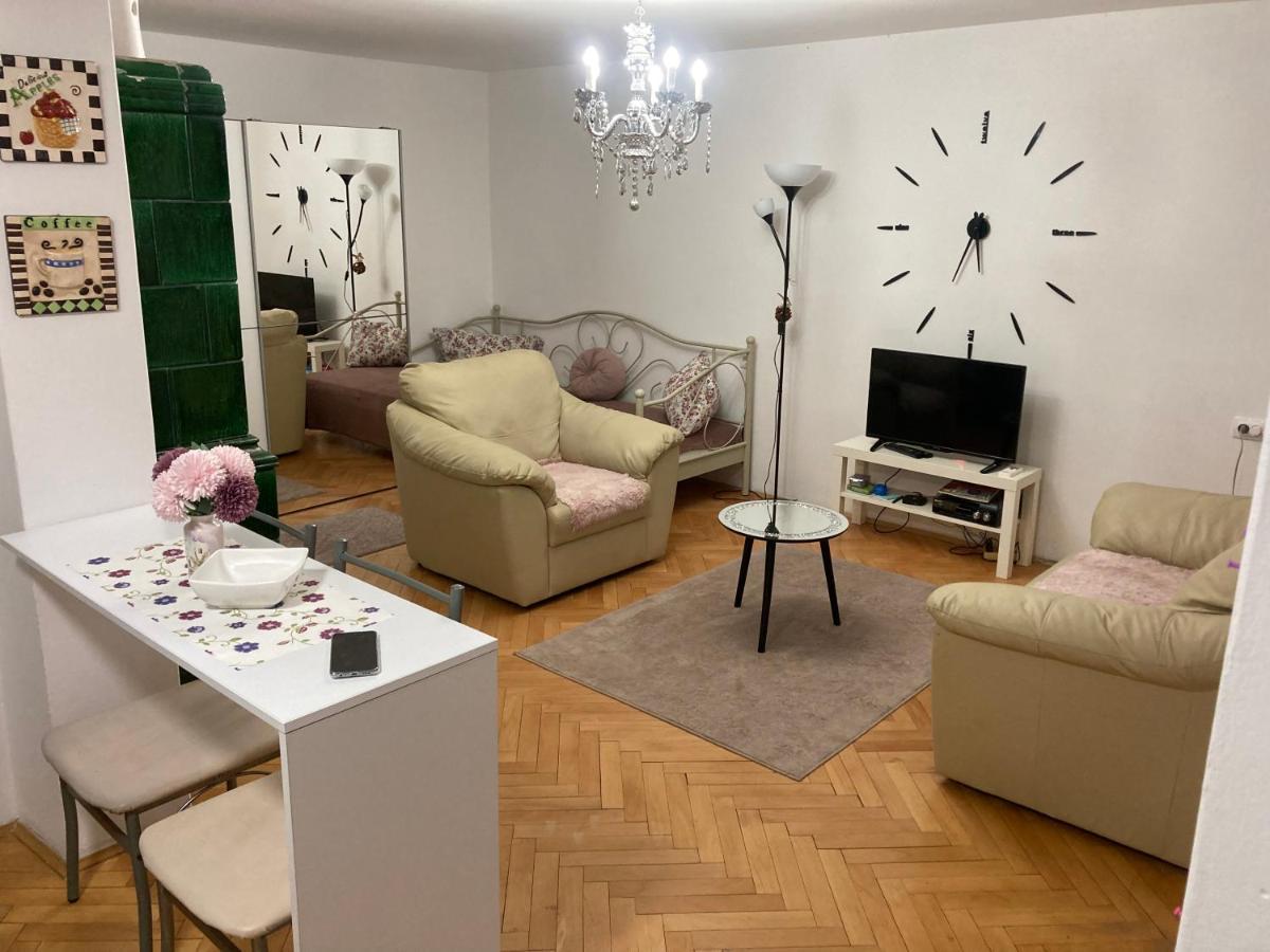 White House With Sauna And Jacuzzi Novi Sad Exteriör bild