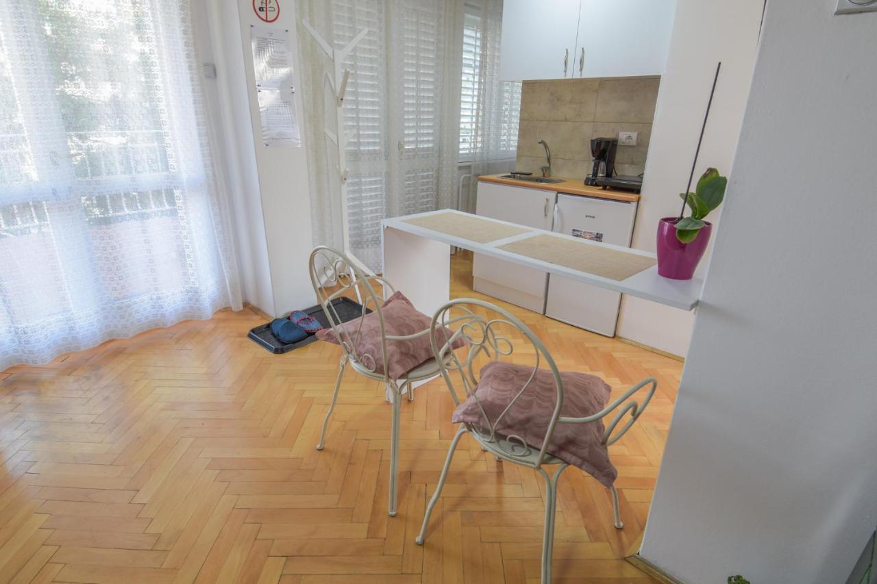 White House With Sauna And Jacuzzi Novi Sad Exteriör bild