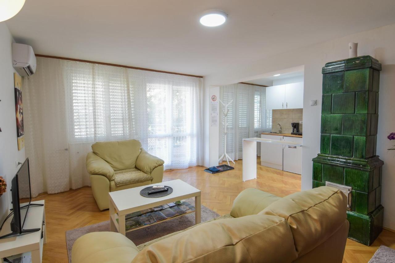 White House With Sauna And Jacuzzi Novi Sad Exteriör bild